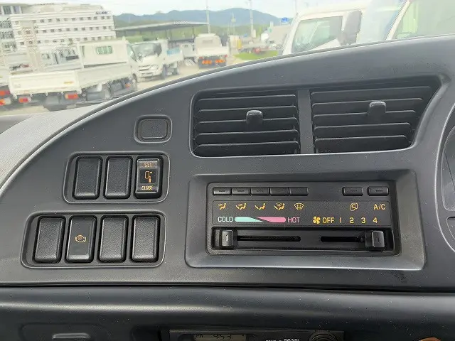 いすゞ フォワード ADG-FRR90L3S(2WD)の写真39