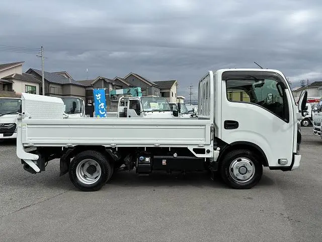 いすゞ エルフ 2TG-NJR88AF(2WD)の写真5