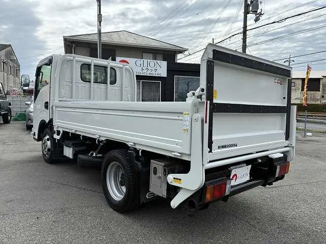 いすゞ エルフ 2TG-NJR88AF(2WD)の写真6