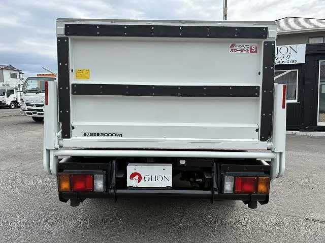 いすゞ エルフ 2TG-NJR88AF(2WD)の写真7