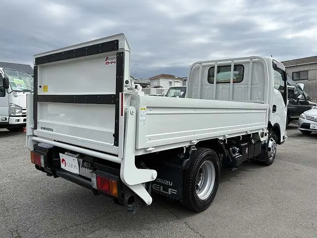 いすゞ エルフ 2TG-NJR88AF(2WD)の写真8