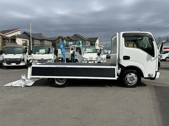 いすゞ エルフ 2TG-NJR88AF(2WD)の写真12