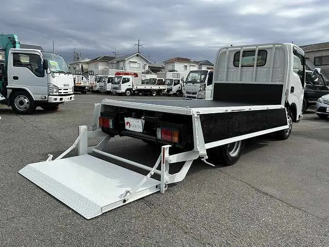 いすゞ エルフ 2TG-NJR88AF(2WD)の写真15