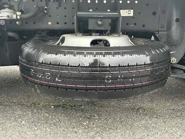 いすゞ エルフ 2TG-NJR88AF(2WD)の写真25