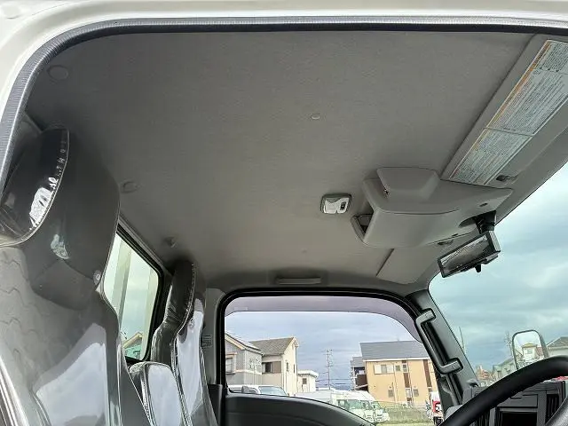 いすゞ エルフ 2TG-NJR88AF(2WD)の写真30