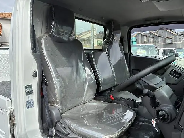 いすゞ エルフ 2TG-NJR88AF(2WD)の写真31