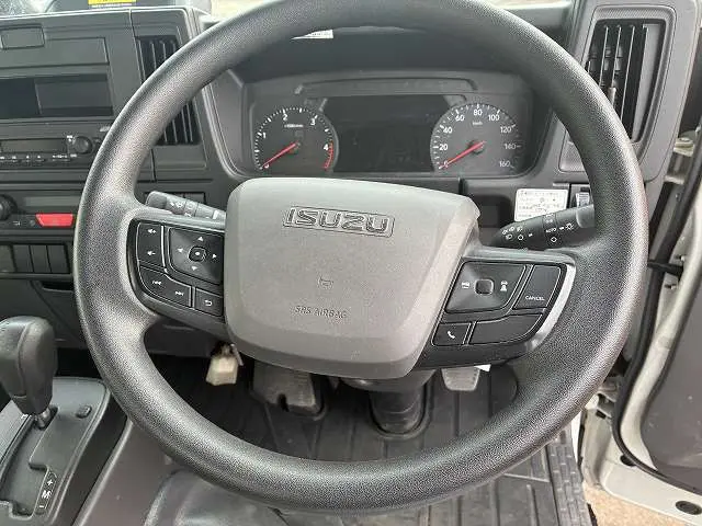 いすゞ エルフ 2TG-NJR88AF(2WD)の写真46