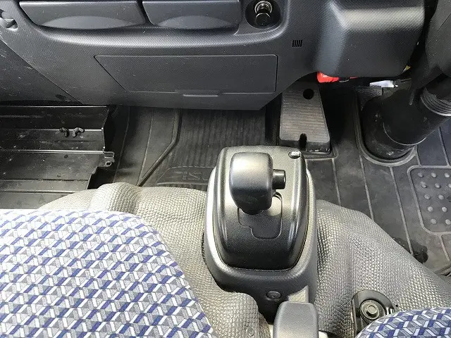いすゞ エルフ 2RG-NJS88A(4WD)の写真26