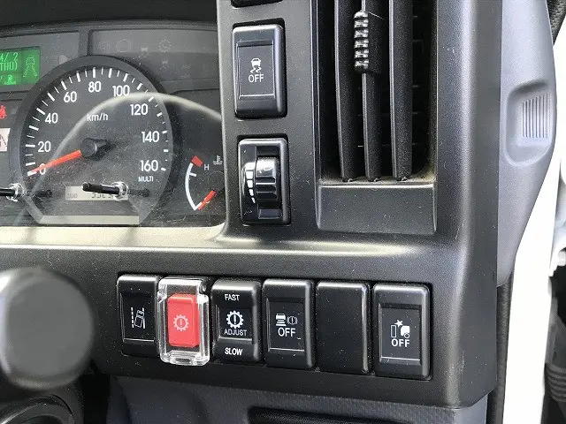 いすゞ エルフ 2RG-NJS88A(4WD)の写真29