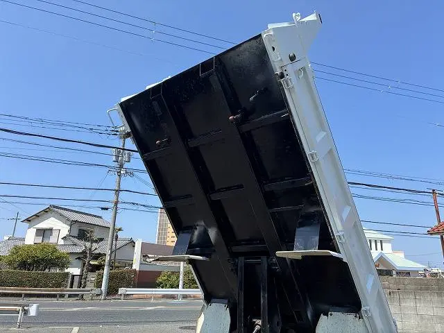 三菱 キャンター TPG-FBA60(2WD)の写真9