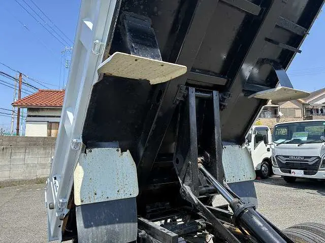 三菱 キャンター TPG-FBA60(2WD)の写真12