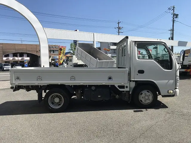 いすゞ エルフ TKG-NJR85A(2WD)の写真8