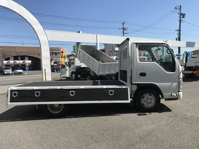 いすゞ エルフ TKG-NJR85A(2WD)の写真15