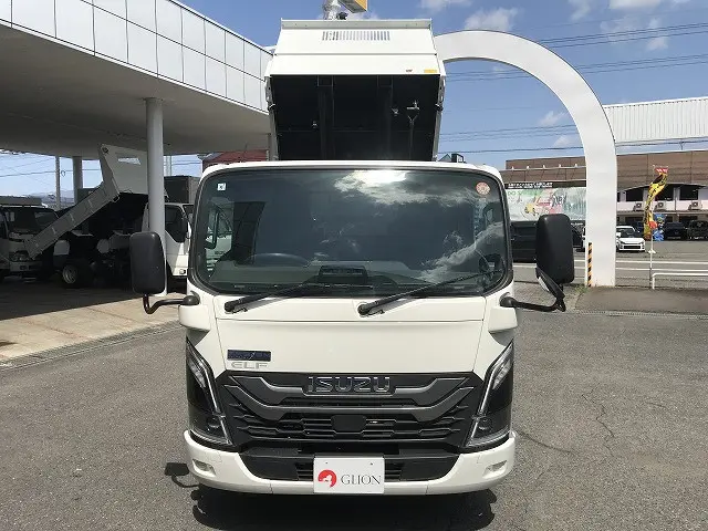 いすゞ エルフ 2RG-NJR88AT(2WD)の写真2