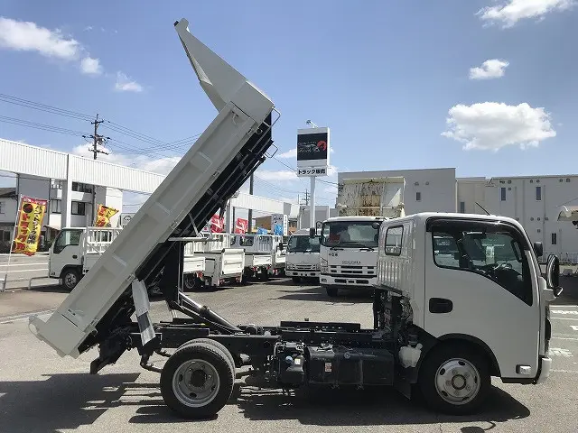 いすゞ エルフ 2RG-NJR88AT(2WD)の写真5