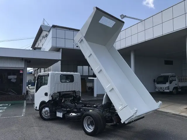 いすゞ エルフ 2RG-NJR88AT(2WD)の写真6