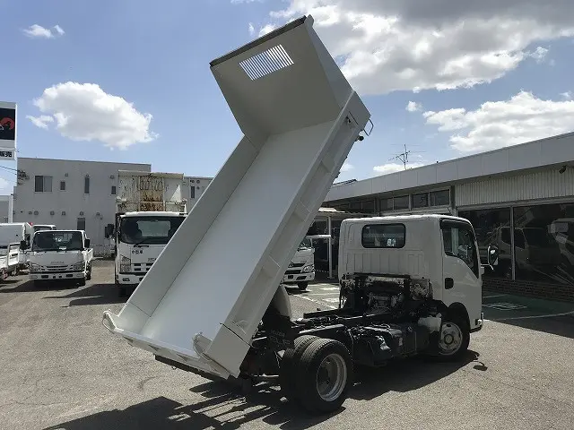 いすゞ エルフ 2RG-NJR88AT(2WD)の写真8