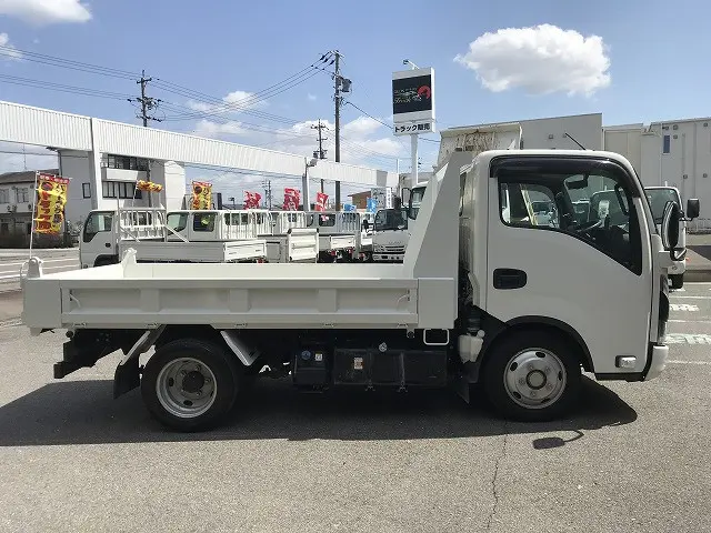 いすゞ エルフ 2RG-NJR88AT(2WD)の写真13