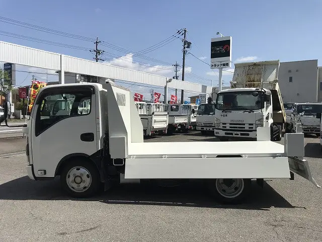 いすゞ エルフ 2RG-NJR88AT(2WD)の写真17