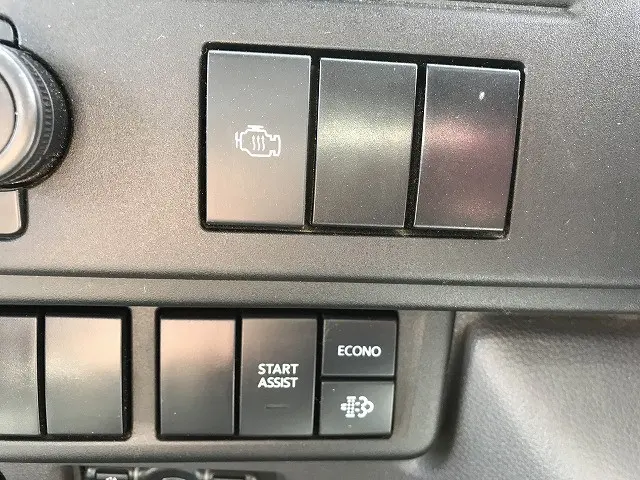 いすゞ エルフ 2RG-NJR88AT(2WD)の写真35