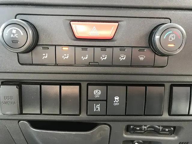 いすゞ エルフ 2RG-NJR88AT(2WD)の写真36