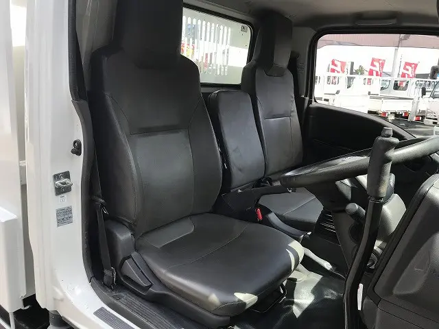 いすゞ エルフ 2RG-NJR88AT(2WD)の写真42