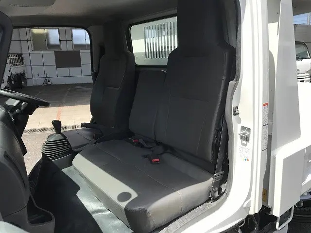 いすゞ エルフ 2RG-NJR88AT(2WD)の写真43