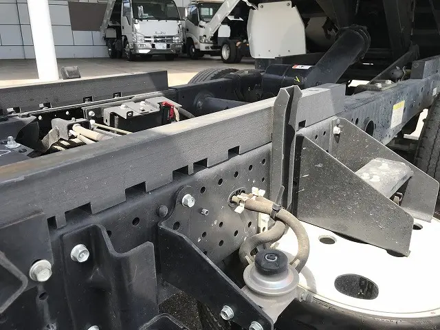 いすゞ エルフ 2RG-NJR88AT(2WD)の写真46