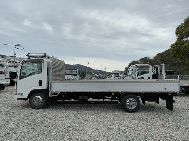 いすゞ エルフ TRG-NPR85AR(2WD)の写真4