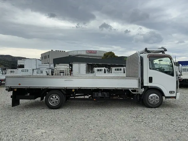 いすゞ エルフ TRG-NPR85AR(2WD)の写真5