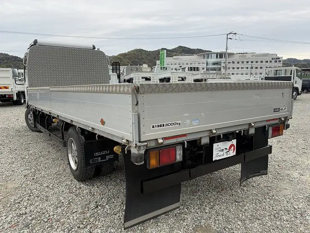 いすゞ エルフ TRG-NPR85AR(2WD)の写真6