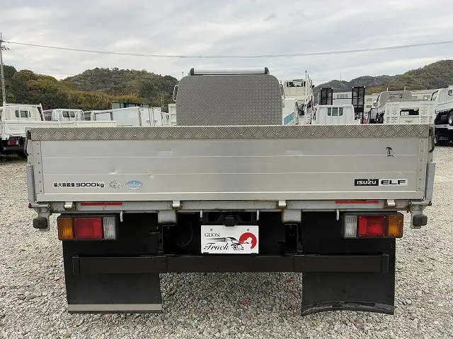 いすゞ エルフ TRG-NPR85AR(2WD)の写真7