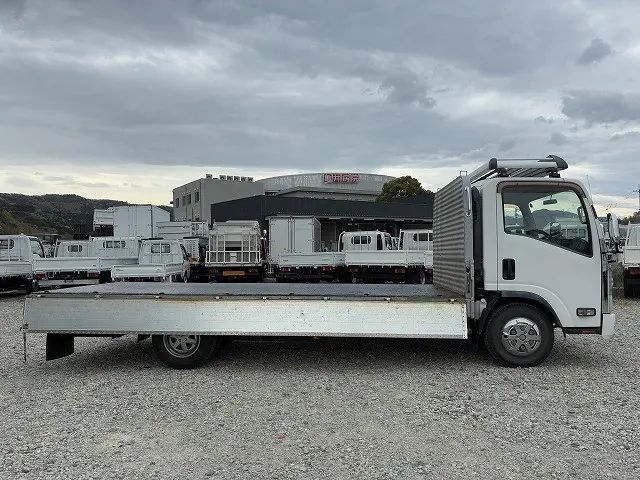 いすゞ エルフ TRG-NPR85AR(2WD)の写真12