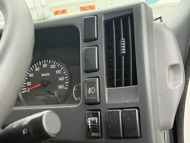 いすゞ エルフ TRG-NPR85AR(2WD)の写真36