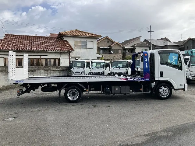 いすゞ エルフ 2RG-NPR88AM(2WD)の写真5