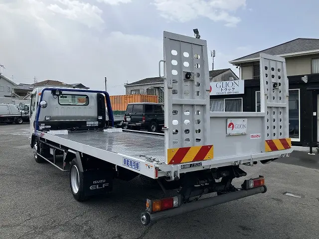 いすゞ エルフ 2RG-NPR88AM(2WD)の写真6