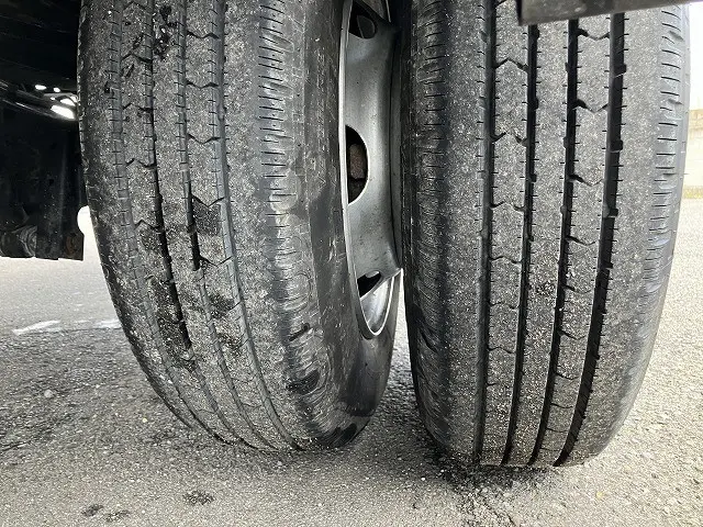 いすゞ エルフ 2RG-NPR88AM(2WD)の写真32