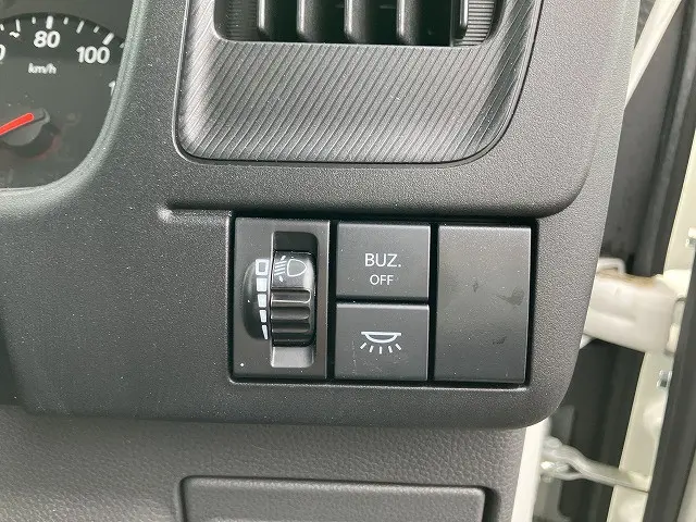 いすゞ エルフ 2RG-NPR88AM(2WD)の写真36