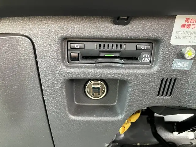 いすゞ エルフ 2RG-NPR88AM(2WD)の写真40