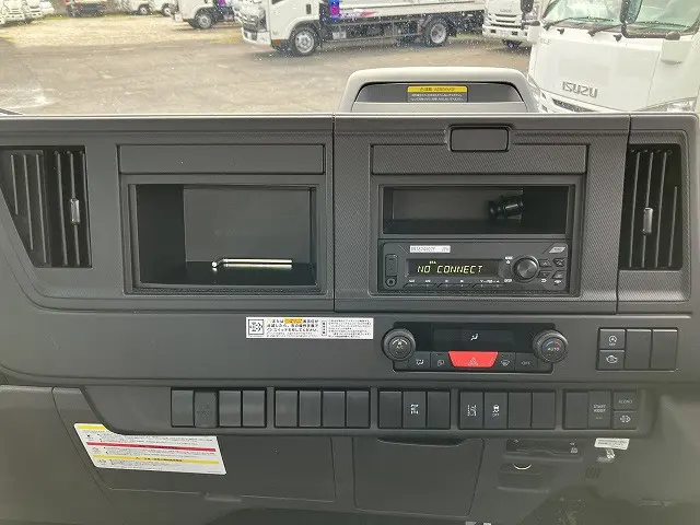 いすゞ エルフ 2RG-NPR88AM(2WD)の写真41