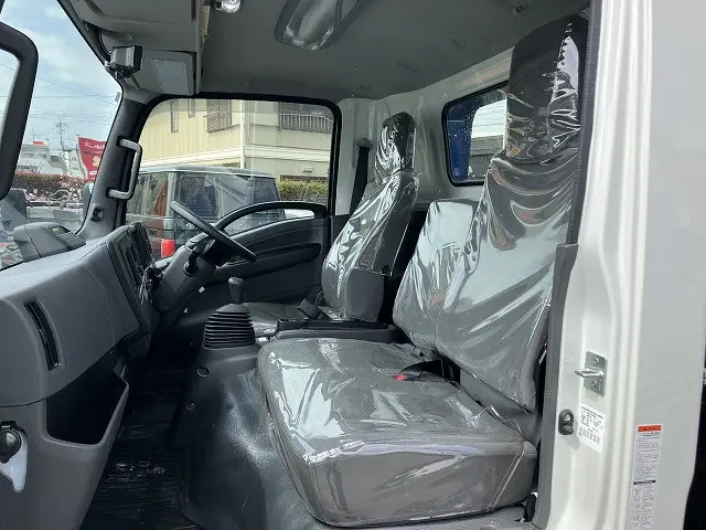 いすゞ エルフ 2RG-NPR88AM(2WD)の写真46