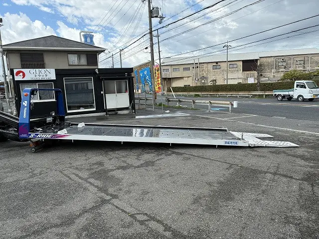 いすゞ エルフ 2RG-NPR88AM(2WD)の写真9