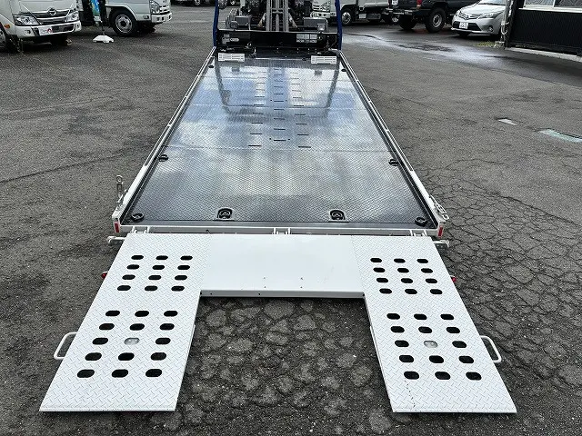 いすゞ エルフ 2RG-NPR88AM(2WD)の写真11