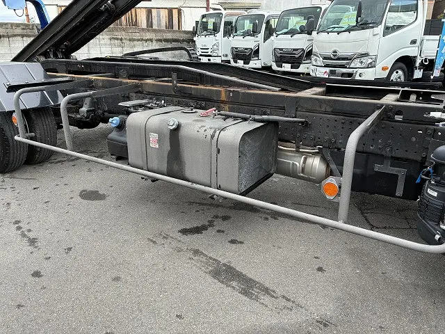 いすゞ エルフ 2RG-NPR88AM(2WD)の写真16