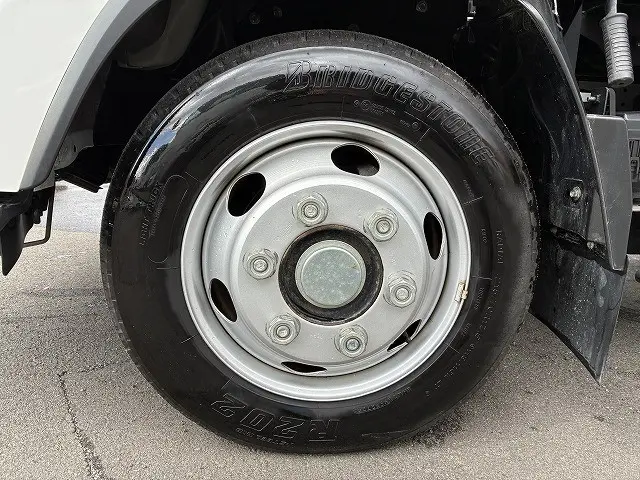 いすゞ エルフ 2RG-NPR88AM(2WD)の写真21