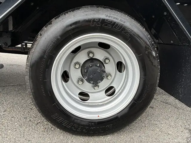 いすゞ エルフ 2RG-NPR88AM(2WD)の写真23