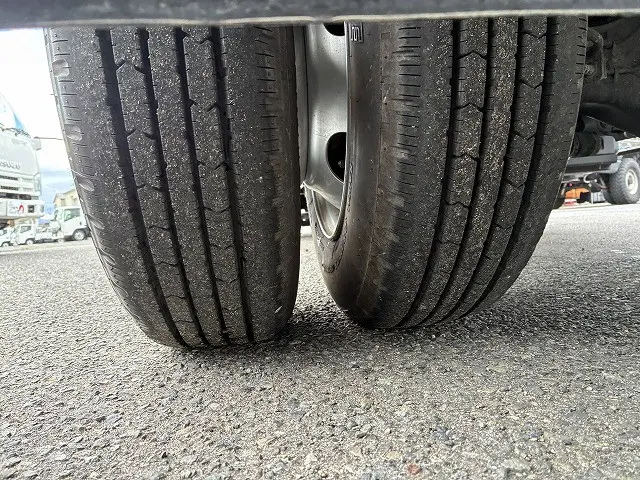 いすゞ エルフ 2RG-NPR88AM(2WD)の写真24