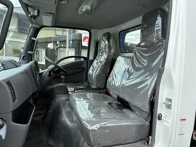 いすゞ エルフ 2RG-NPR88AM(2WD)の写真29