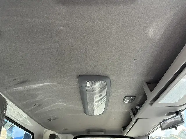 いすゞ エルフ 2RG-NPR88AM(2WD)の写真30