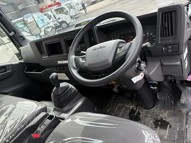 いすゞ エルフ 2RG-NPR88AM(2WD)の写真31